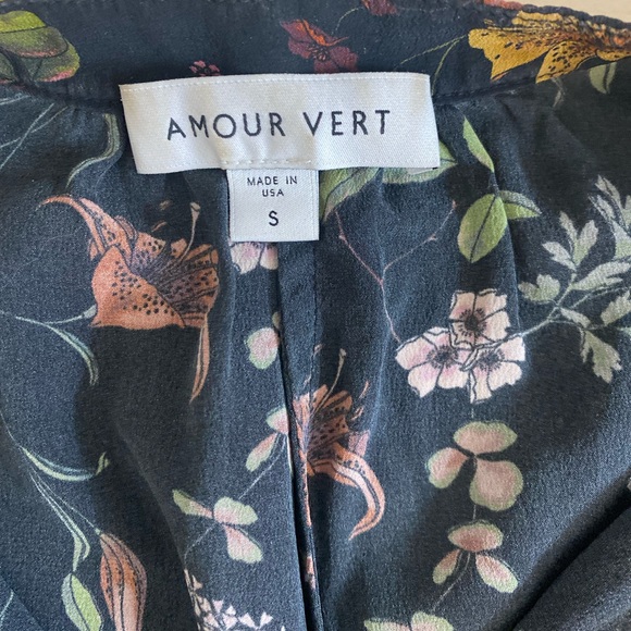 Amour Vert Renata Washable Silk Blouse Saint Germain Floral Size Small New - Picture 2 of 3